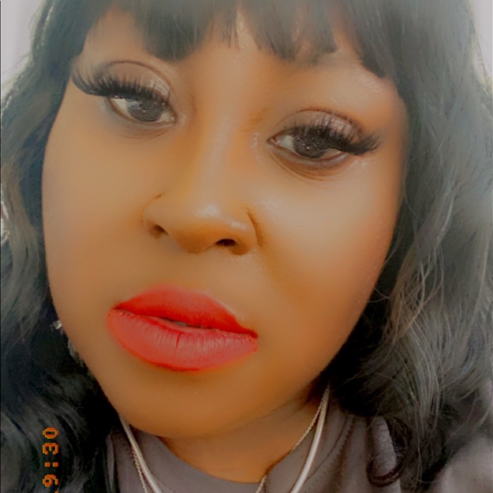 Meet your Posher, Shanail